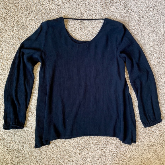 Black Textured Flowy Boho Shirt - Picture 4 of 7